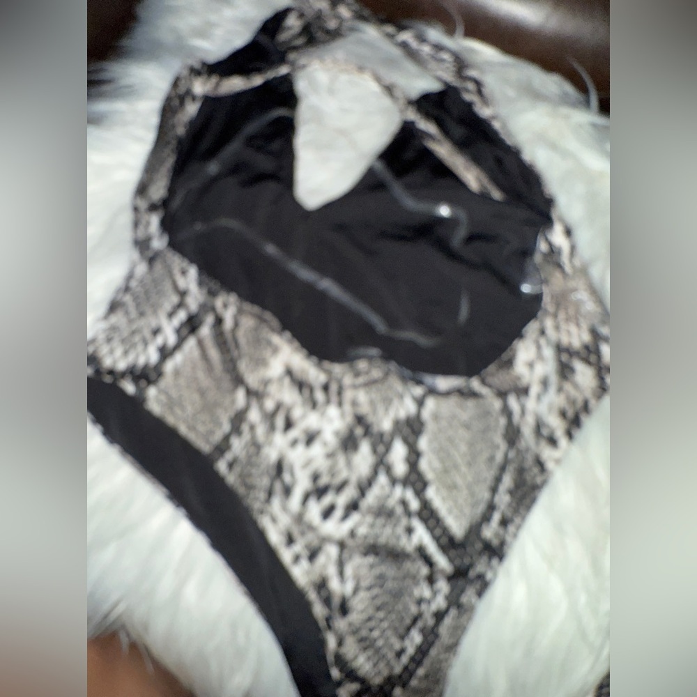 Reptile Patterned bathing suit - Picture 2 of 4